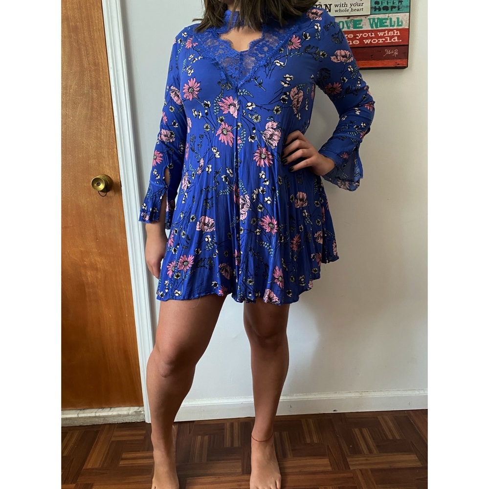 Lulus mini high neck Lacey dress